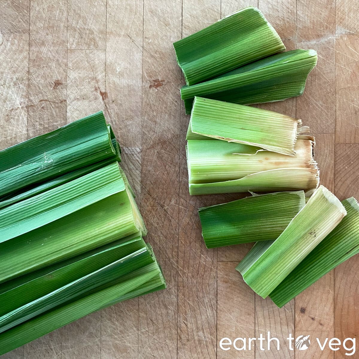 The base of the pandan leaves are cut off and discarded.