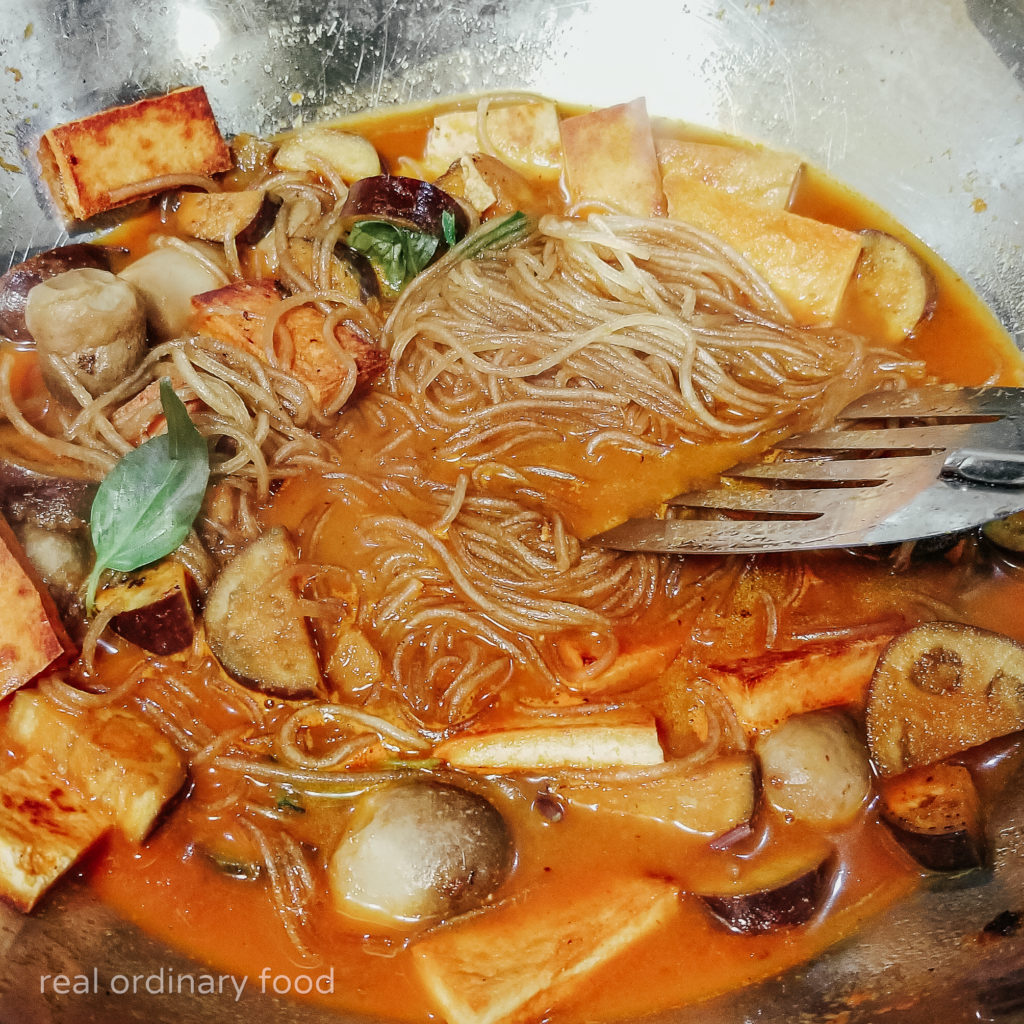 vegan jungle curry noodle soup