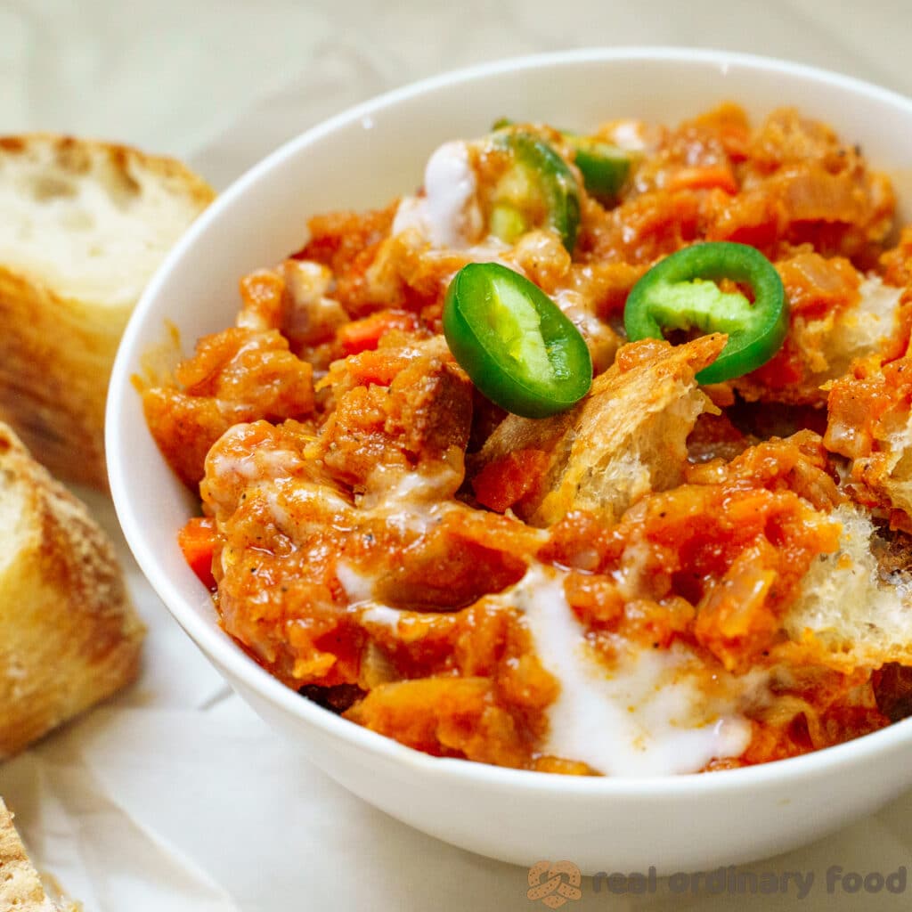 eritrean fata (torn bread rolls with silsi sauce)